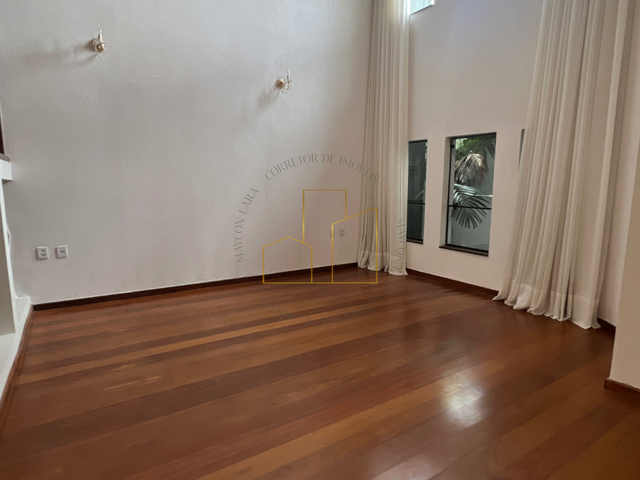 Sobrado com 300m² 4 quartos e 4 banheiros, à venda, no bairro Centro / Jardim Francano / Jardim Sao Vicente de Paula em Franca