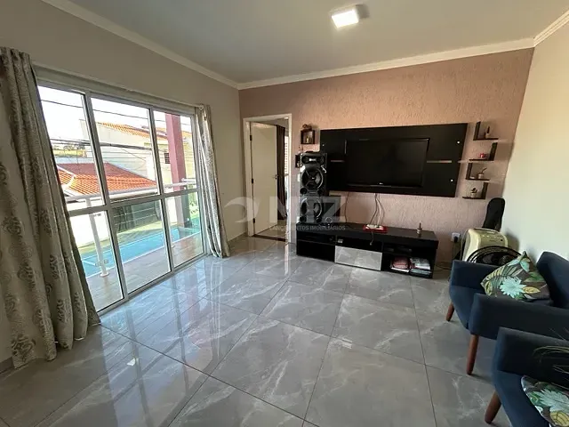 Sobrado com 250m² 3 quartos e 3 banheiros, à venda, no bairro Vila Assumpção em Botucatu
