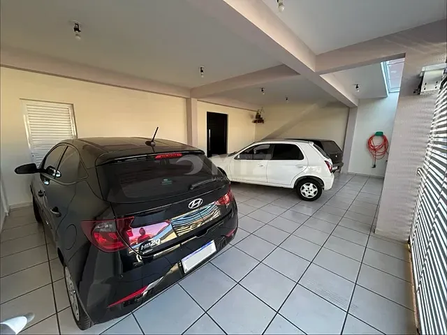 Sobrado com 250m² 3 quartos e 3 banheiros, à venda, no bairro Vila Assumpção em Botucatu