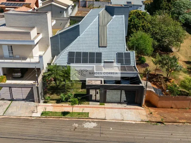 Sobrado com 645m² 5 quartos e 5 banheiros, à venda, no bairro Jardim Itatiaia 2 em Londrina