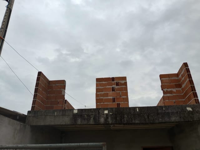 Sobrado com 125m² 3 quartos e 2 banheiros, à venda, no bairro Residencial e Comercial Portal dos Eucaliptos em Pindamonhangaba