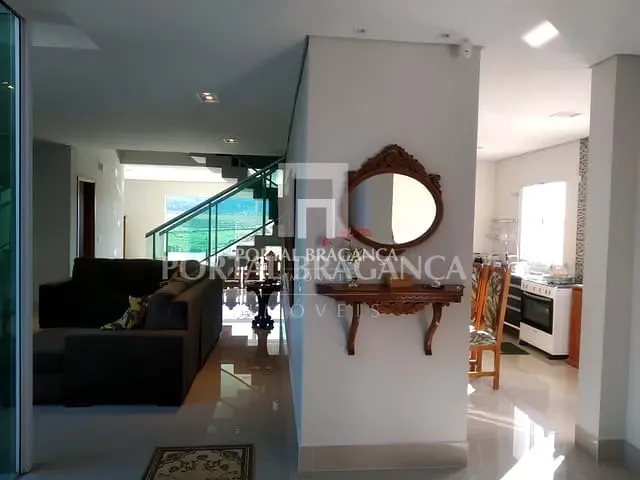 Sobrado com 420m² 3 quartos e 4 banheiros, à venda, no bairro Condomínio Residencial Fazenda Santa Helena em Bragança Paulista