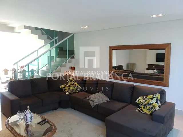 Sobrado com 420m² 3 quartos e 4 banheiros, à venda, no bairro Condomínio Residencial Fazenda Santa Helena em Bragança Paulista