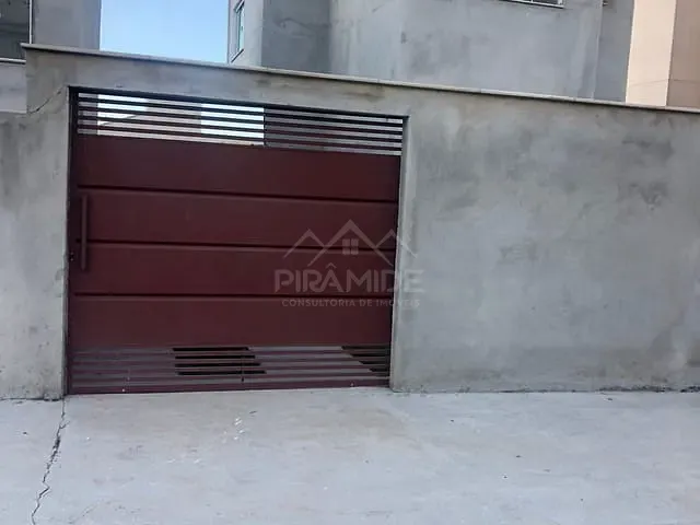 Sobrado com 65m² 2 quartos e 1 banheiro, à venda, no bairro Jardim Itamaraty II em Poços de Caldas