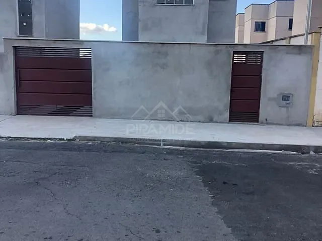 Sobrado com 65m² 2 quartos e 1 banheiro, à venda, no bairro Jardim Itamaraty II em Poços de Caldas
