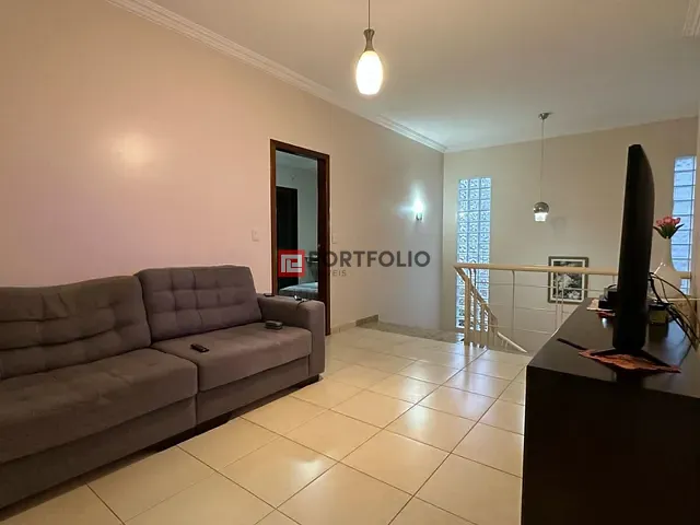 Sobrado com 434m² 4 quartos e 7 banheiros, à venda, no bairro Jardins Viena em Aparecida de Goiânia
