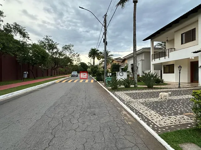 Sobrado com 434m² 4 quartos e 7 banheiros, à venda, no bairro Jardins Viena em Aparecida de Goiânia