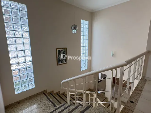 Sobrado com 436m² 5 quartos e 4 banheiros, à venda, no bairro Cidade Vera Cruz - Jardins Viena em Aparecida de Goiânia