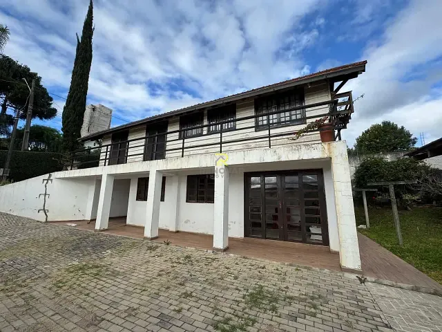 Sobrado com 450m² 3 quartos e 2 banheiros, à venda, no bairro Santa Cruz em Guarapuava