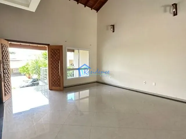 Sobrado com 300m² 3 quartos e 2 banheiros, à venda ou para alugar, no bairro Jardim Portal de Itaici em Indaiatuba