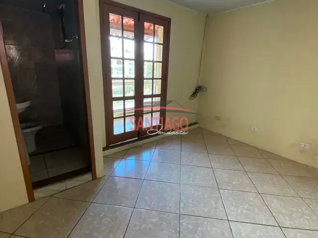 Sobrado 2 quartos e 1 banheiro, para alugar, no bairro Tavares em Santo Antônio de Pádua