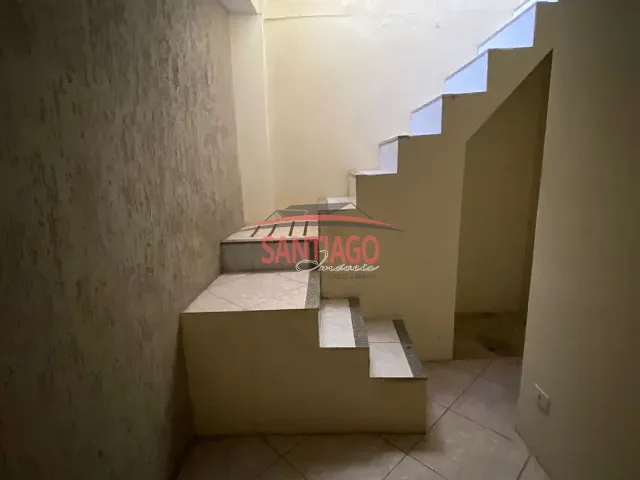 Sobrado 2 quartos e 1 banheiro, para alugar, no bairro Tavares em Santo Antônio de Pádua