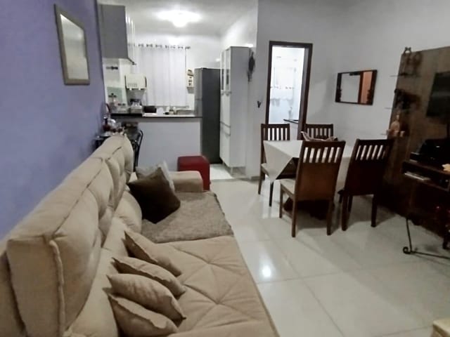 Sobrado 2 quartos e 2 banheiros, à venda, no bairro Parque Xangri-Lá em Contagem