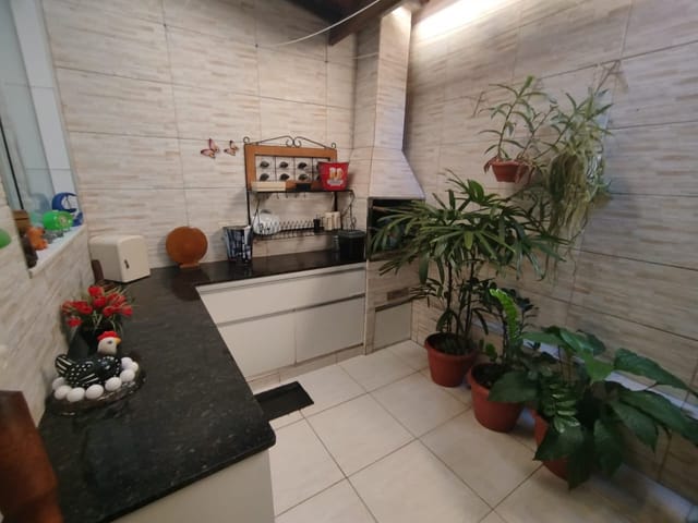 Sobrado 2 quartos e 2 banheiros, à venda, no bairro Parque Xangri-Lá em Contagem