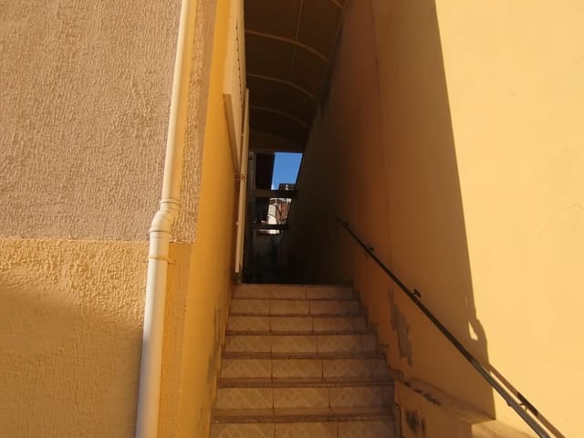 Sobrado 2 quartos e 2 banheiros, à venda, no bairro Parque Xangri-Lá em Contagem
