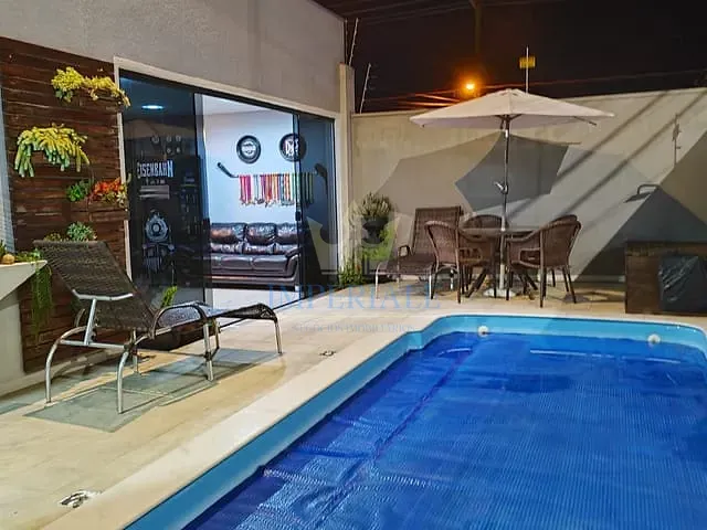Sobrado 3 quartos e 3 banheiros, à venda, no bairro Jardim Carvalho em Ponta Grossa