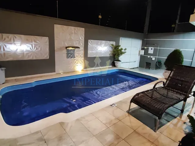 Sobrado 3 quartos e 3 banheiros, à venda, no bairro Jardim Carvalho em Ponta Grossa