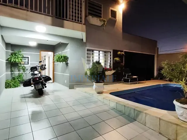 Sobrado 3 quartos e 3 banheiros, à venda, no bairro Jardim Carvalho em Ponta Grossa