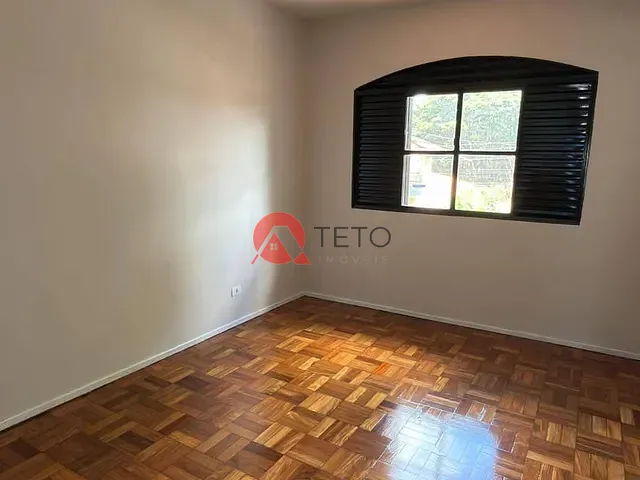 Sobrado 2 quartos e 1 banheiro, para alugar, no bairro Jardim das Nações em Maringá