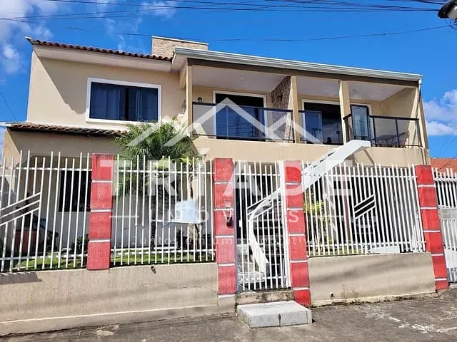 Sobrado 3 quartos e 2 banheiros, à venda, no bairro Cachoeira em Araucária