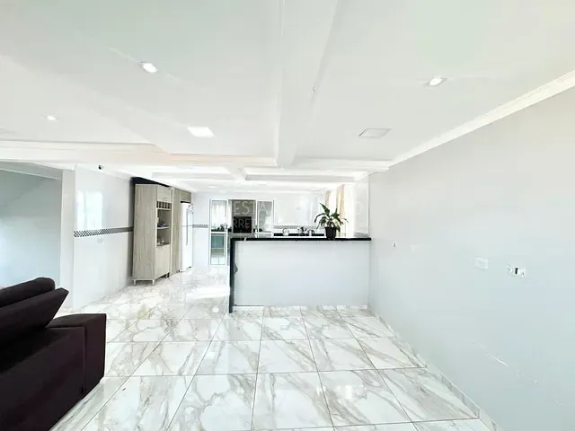 Sobrado com 253m² 3 quartos e 3 banheiros, à venda, no bairro Santa Terezinha em Fazenda Rio Grande