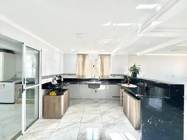 Sobrado com 253m² 3 quartos e 3 banheiros, à venda, no bairro Santa Terezinha em Fazenda Rio Grande