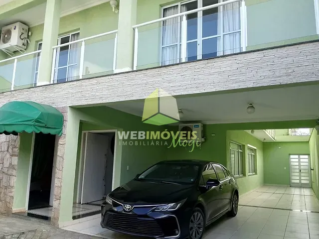 Sobrado com 555m² 5 quartos e 8 banheiros, à venda, no bairro Vila Lavínia em Mogi das Cruzes