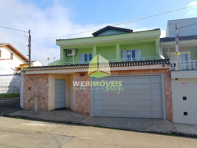 Sobrado com 555m² 5 quartos e 8 banheiros, à venda, no bairro Vila Lavínia em Mogi das Cruzes