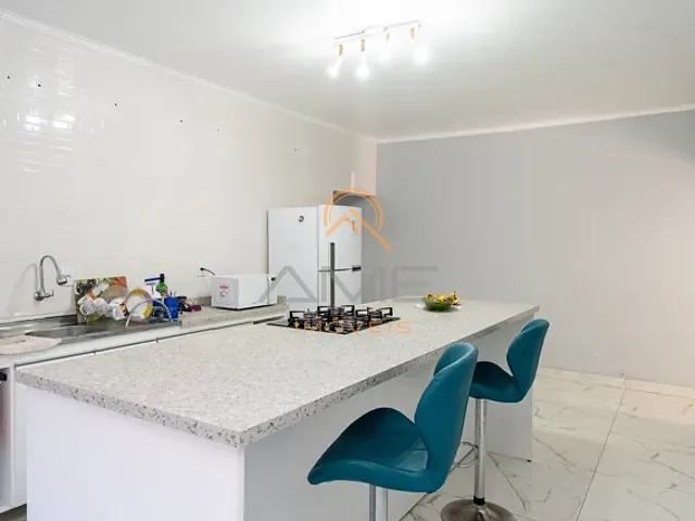 Sobrado com 300m² 5 quartos e 3 banheiros, à venda, no bairro Fragata em Pelotas