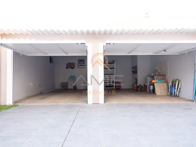 Sobrado com 300m² 5 quartos e 3 banheiros, à venda, no bairro Fragata em Pelotas
