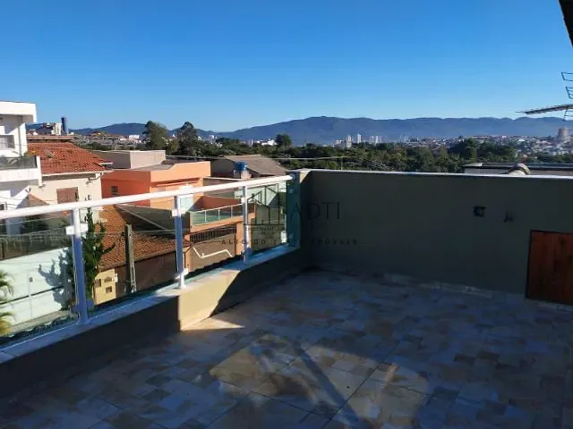 Sobrado com 185m² 3 quartos e 2 banheiros, à venda, no bairro Vila Caputera em Mogi das Cruzes