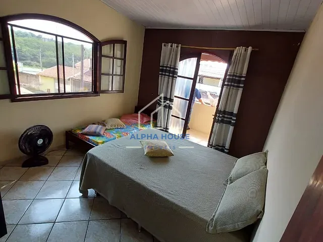 Sobrado 4 quartos e 2 banheiros, à venda, no bairro Triângulo em Pindamonhangaba