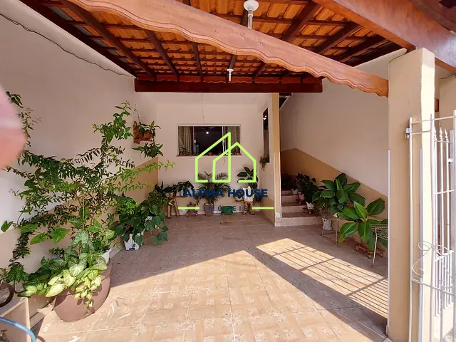 Sobrado 4 quartos e 2 banheiros, à venda, no bairro Triângulo em Pindamonhangaba