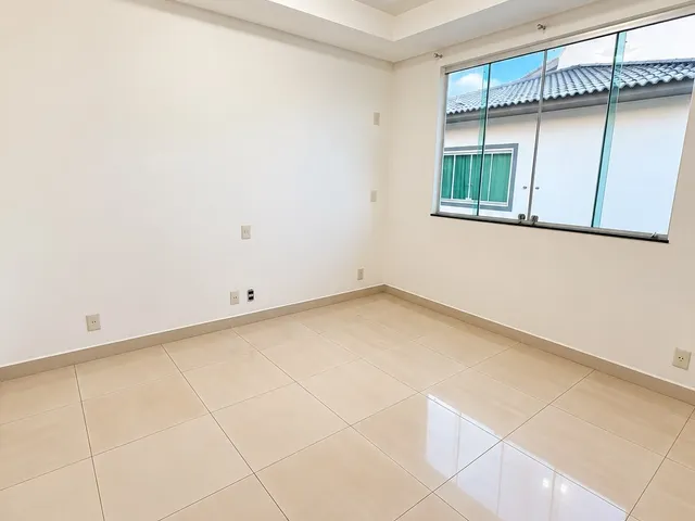 Sobrado com 450m² 4 quartos e 3 banheiros, à venda, no bairro Residencial Granville em Goiânia