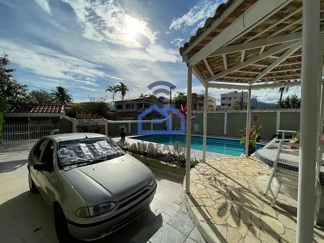 Sobrado com 469m² 4 quartos e 2 banheiros, à venda, no bairro Pontal de Santa Marina em Caraguatatuba