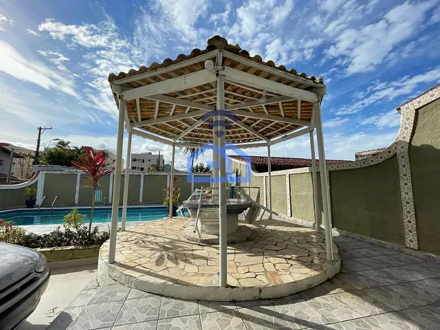 Sobrado com 469m² 4 quartos e 2 banheiros, à venda, no bairro Pontal de Santa Marina em Caraguatatuba