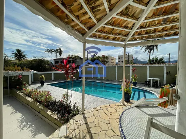 Sobrado com 469m² 4 quartos e 2 banheiros, à venda, no bairro Pontal de Santa Marina em Caraguatatuba