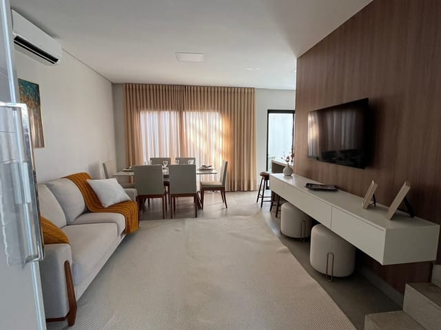 Sobrado com 150m² 3 quartos e 3 banheiros, à venda, no bairro Vila Rosa em Goiânia