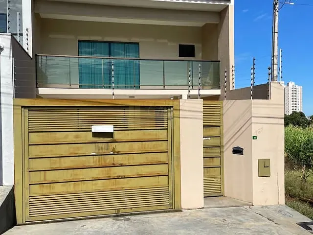 Sobrado com 245m² 4 quartos e 4 banheiros, à venda, no bairro Vila Social em Apucarana