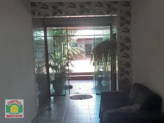 Sobrado com 600m² 4 quartos e 4 banheiros, à venda, no bairro Vila Santa Maria de Nazareth em Anápolis