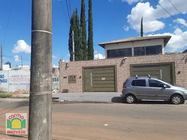 Sobrado com 600m² 4 quartos e 4 banheiros, à venda, no bairro Vila Santa Maria de Nazareth em Anápolis