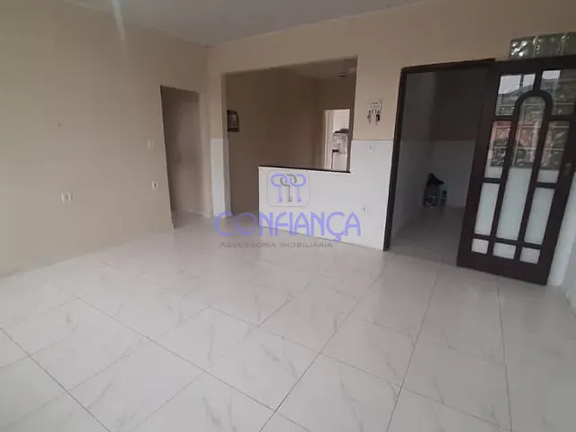 Sobrado com 75m² 3 quartos e 1 banheiro, para alugar, no bairro Campo Grande em Rio de Janeiro