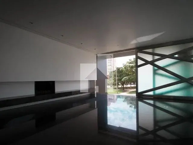 Sobrado com 600m² 4 quartos e 5 banheiros, à venda, no bairro Vila Virgínia em Jundiaí