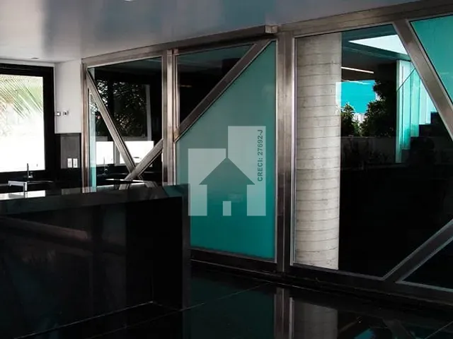 Sobrado com 600m² 4 quartos e 5 banheiros, à venda, no bairro Vila Virgínia em Jundiaí