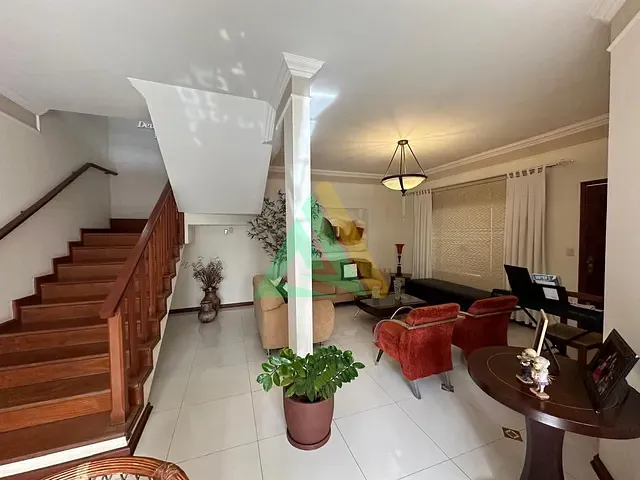 Sobrado com 250m² 4 quartos e 5 banheiros, à venda, no bairro Jardim Cruzeiro em Mogi Guaçu