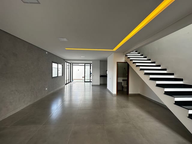 Sobrado com 150m² 3 quartos e 3 banheiros, à venda, no bairro Morada dos Nobres em Taubaté