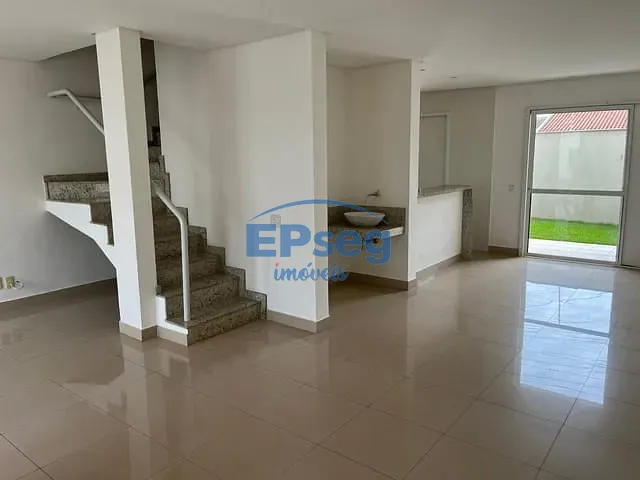 Sobrado com 143m² 3 quartos e 2 banheiros, à venda ou para alugar, no bairro Jardim Pioneiros em Londrina