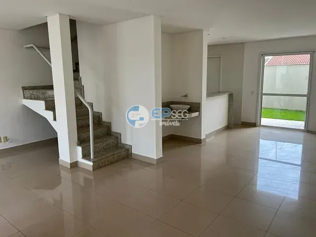 Sobrado com 143m² 3 quartos e 2 banheiros, à venda ou para alugar, no bairro Jardim Pioneiros em Londrina