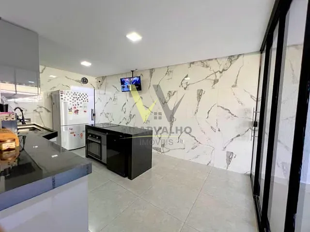 Sobrado com 150m² 3 quartos e 3 banheiros, à venda, no bairro Villa Bella em Anápolis