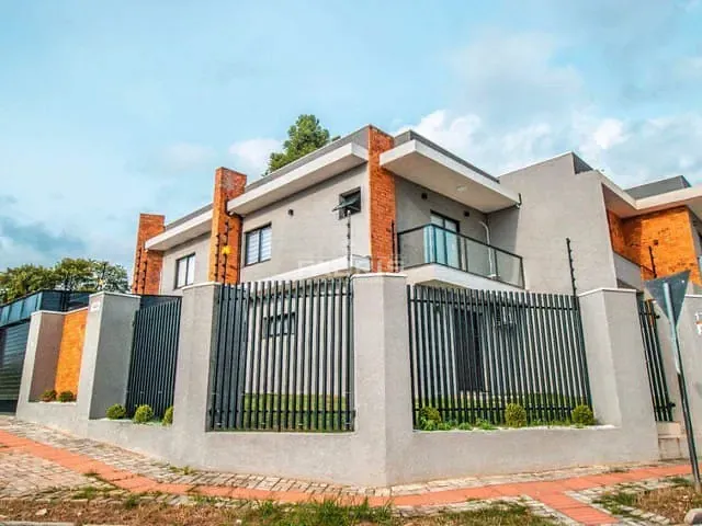 Sobrado 3 quartos e 3 banheiros, à venda, no bairro Vila Delurdes em Campo Largo